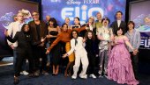 ZOE SALDANA NA HOLIVUDSKOJ PREMIJERI LETNJEG HITA ELIO (VIDEO)