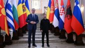 ЗНАЧАЈАН И ОТВОРЕН РАЗГОВОР: Председник Вучић састао се у Одеси са Зеленским (ФОТО) ЗНАЧАЈАН И ОТВОРЕН РАЗГОВОР: Председник Вучић састао се у Одеси са Зеленским (ФОТО)