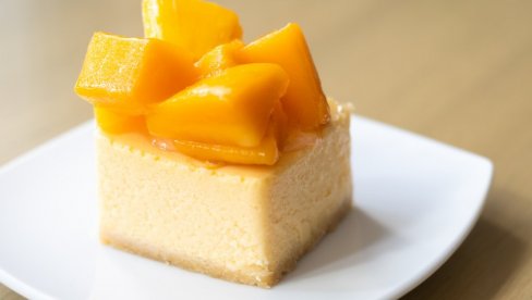 OSVEŽAVA I SLADI: Mango čizkejk, savršen izbor za ove tople dane