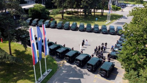 POLICIJSKIM JEDINICAMA NOVI TERENCI: DŽipovi Žandarmeriji, SAJ, Policijskoj brigadi, IJP 92... POLICIJSKIM JEDINICAMA NOVI TERENCI: DŽipovi Žandarmeriji, SAJ, Policijskoj brigadi, IJP 92...