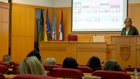PREZENTACIJA PROJEKTA „GRAĐANI BUDUĆNOSTI“: Trebinje ulazi u fazu digitalne tranzicije PREZENTACIJA PROJEKTA „GRAĐANI BUDUĆNOSTI“: Trebinje ulazi u fazu digitalne tranzicije