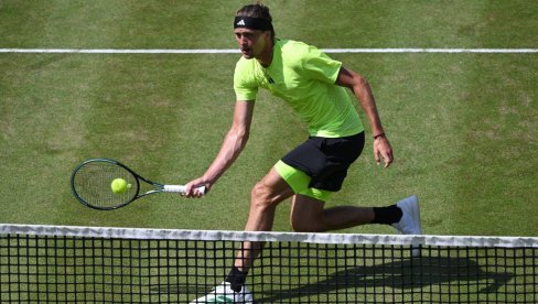 ZVEREV NA DVA KORAKA DO TITULE: Nemac se plasirao u polufinale Štutgarta ZVEREV NA DVA KORAKA DO TITULE: Nemac se plasirao u polufinale Štutgarta