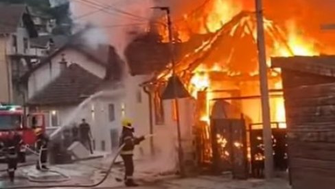 VELIKI POŽAR U PRIBOJU: Sirene probudile narod, sve ekipe izašle na teren (VIDEO)