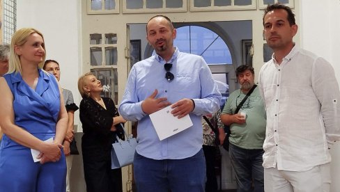 АФРИКА КРОЗ ОБЈЕКТИВ ВЛАДИМИРА ЈОВАНОВСКОГ: У Параћину отворена претпремијерна изложба познатог македонског фотографа (ФОТО) АФРИКА КРОЗ ОБЈЕКТИВ ВЛАДИМИРА ЈОВАНОВСКОГ: У Параћину отворена претпремијерна изложба познатог македонског фотографа (ФОТО)