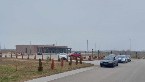 БЕЗБЕДНО ДО НОВОГ ГРОБЉА: Вршчани граде приступни пут, вредан 63 милиона динара БЕЗБЕДНО ДО НОВОГ ГРОБЉА: Вршчани граде приступни пут, вредан 63 милиона динара