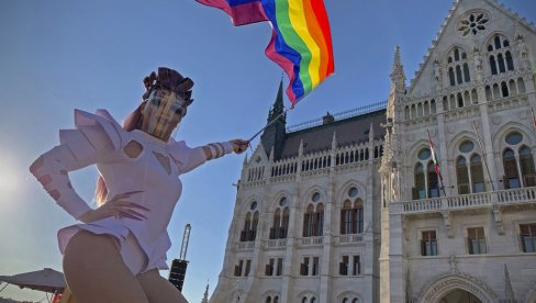 STALI UZ LGBT, CILJAJU ORBANA: Italijanska levica se ujedinila oko podrške, inače zabranjenoj, Paradi ponosa u Mađarskoj
