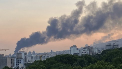 ЈЕЗИВ СНИМАК НАПАДА НА ИРАНСКУ ТЕЛЕВИЗИЈУ: Погинуо уредник и један радник (ВИДЕО) ЈЕЗИВ СНИМАК НАПАДА НА ИРАНСКУ ТЕЛЕВИЗИЈУ: Погинуо уредник и један радник (ВИДЕО)