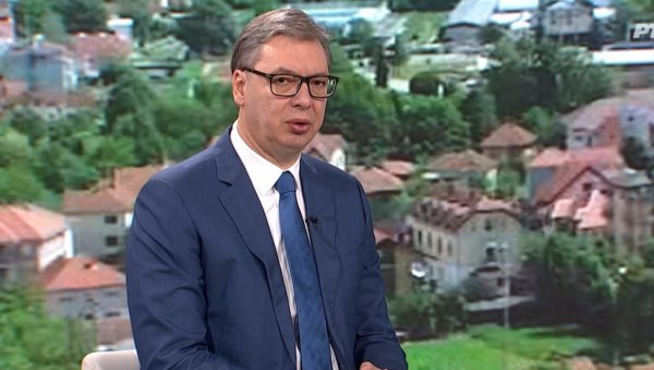 ВУЧИЋ НА РТС: Блокадери су пуцали на просторије СНС, покушаће насиље и на Видовдан ВУЧИЋ НА РТС: Блокадери су пуцали на просторије СНС, покушаће насиље и на Видовдан