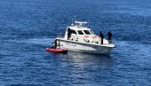 НЕВРЕМЕ У ЗАДРУ: Вода продрла у катамаран, сви путници спашени