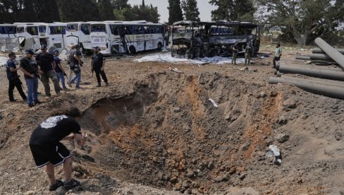 РАТ НА БЛИСКОМ ИСТОКУ: Кина упозорава САД - Троје људи извучено живо из рушевина у Техерану (ФОТО/ВИДЕО) РАТ НА БЛИСКОМ ИСТОКУ: Кина упозорава САД - Троје људи извучено живо из рушевина у Техерану (ФОТО/ВИДЕО)