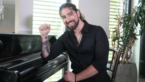 MILA JE SADA KOMPLETIRANA: Princ od Vranje o novom singlu, prvom studijskom albumu, planovima i izazovima (FOTO) MILA JE SADA KOMPLETIRANA: Princ od Vranje o novom singlu, prvom studijskom albumu, planovima i izazovima (FOTO)