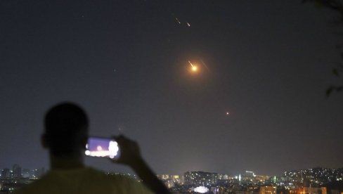 RAT NA BLISKOM ISTOKU: Iran presreo 14 izraelskih dronova - Sirene aktivirane na severu Izraela (FOTO)