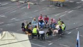 OVO VEĆ NEDELJU DANA MALTRETIRA CEO BEOGRAD Šačica blokadera parališe saobraćaj, dokle više narode? (FOTO)