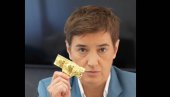 KOJI LEK ZA KOGA? Ana Brnabić opisala je kako izgleda priprema za sednicu (VIDEO)