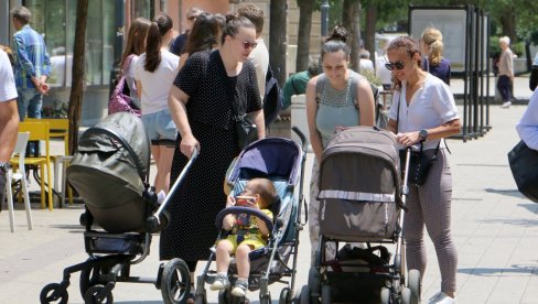 DOBRE VESTI: Vlada usvojila uredbu o povećanju cenzusa za dečji dodatak