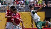 KAKAV MEČ NA SVETSKOM PRVENSTVU: Prekid, autogol, ma svega je bilo (VIDEO) KAKAV MEČ NA SVETSKOM PRVENSTVU: Prekid, autogol, ma svega je bilo (VIDEO)