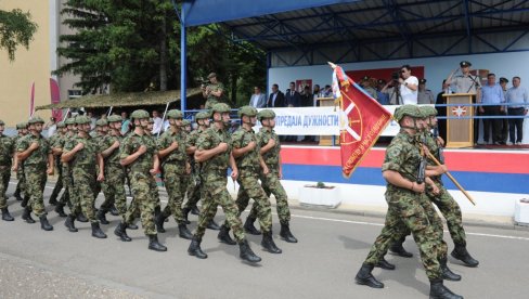 PUKOVNIK NEDELJKOVIĆ NA ČELU BRIGADE: Primopredaja dužnosti komandanta 2. brigade Kopnene Vojske Srbije PUKOVNIK NEDELJKOVIĆ NA ČELU BRIGADE: Primopredaja dužnosti komandanta 2. brigade Kopnene Vojske Srbije