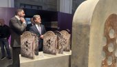 УНИШТАВАЈУ ИКОНЕ, СПАЉУЈУ И РУШЕ ЦРКВЕ И МАНАСТИРЕ: Изложба о угроженим светињама СПЦ на Космету, отворена у Румунији