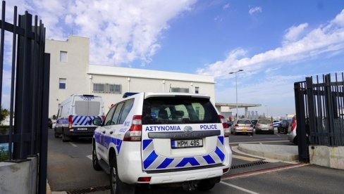 УХАПШЕН БРИТАНАЦ НА КИПРУ: Осу мњичен за тероризам и шпијунажу УХАПШЕН БРИТАНАЦ НА КИПРУ: Осу мњичен за тероризам и шпијунажу