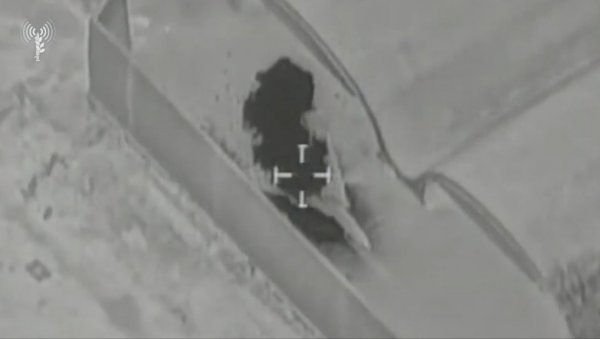 ИЗРАЕЛЦИ ПОЧЕЛИ ДА УДАРАЈУ НА АВИЈАЦИЈУ: Уништана три иранска Ф-14 (ВИДЕО) ИЗРАЕЛЦИ ПОЧЕЛИ ДА УДАРАЈУ НА АВИЈАЦИЈУ: Уништана три иранска Ф-14 (ВИДЕО)