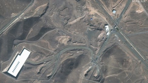 АМЕРИКА БОМБАРДОВАЛА ИРАН: Нуклеарна постројења потпуно уништена