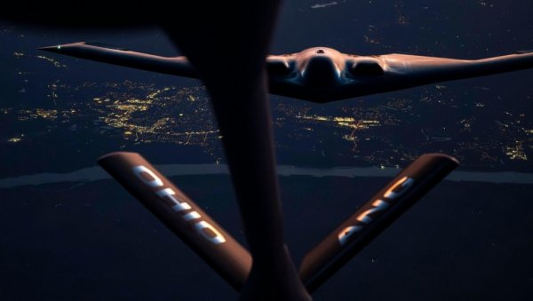 БАЧЕНО ШЕСТ БУНКЕР БАСТЕРА И ЛАНСИРАНО 30 ТОМАХАВКА СА ПОДМОРНИЦА: Чиме је Америка гађала иранска нуклеарна постројења БАЧЕНО ШЕСТ БУНКЕР БАСТЕРА И ЛАНСИРАНО 30 ТОМАХАВКА СА ПОДМОРНИЦА: Чиме је Америка гађала иранска нуклеарна постројења