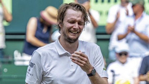 U HALEU JE OSVOJIO TROFEJ: Kazahstanac je maksimalno posvećen!
