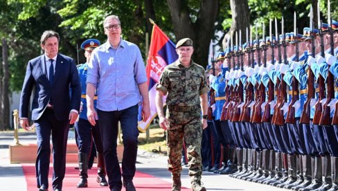 ВУЧИЋ СА ВОЈНИМ ВРХОМ: Председник Србије на седници проширеног колегијума начелника Генералштаба (ВИДЕО) ВУЧИЋ СА ВОЈНИМ ВРХОМ: Председник Србије на седници проширеног колегијума начелника Генералштаба (ВИДЕО)