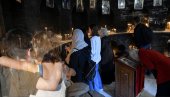 СЛАВИМО СВЕТЕ АПОСТОЛЕ: Једну ствар родитељи данас БРАНЕ деци да ураде - дан када је лако сломити врат