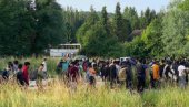 ПАЛО 11 ПРИПАДНИКА КРИМИНАЛНЕ ГРУПЕ: Пребацили 160 миграната у Немачку