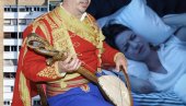 ЦЕНИМО ОЧУВАЊЕ ТРАДИЦИЈЕ, АЛИ... Порука гуслару од комшија: Наш посао не укључује стихове, него шефове и плате