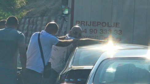 СПРЕМАЛИ КРВОПРОЛИЋЕ: Овако је изгледало хапшење терориста блокадера (ФОТО) СПРЕМАЛИ КРВОПРОЛИЋЕ: Овако је изгледало хапшење терориста блокадера (ФОТО)