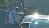 SPREMALI KRVOPROLIĆE: Ovako je izgledalo hapšenje terorista blokadera (FOTO) SPREMALI KRVOPROLIĆE: Ovako je izgledalo hapšenje terorista blokadera (FOTO)