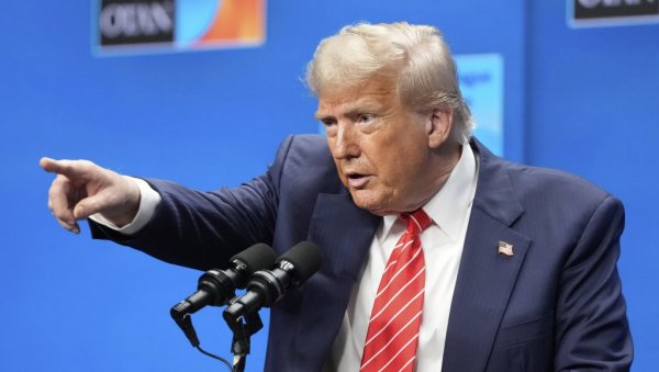 РЕПУБЛИКАНСКИ ЈАСТРЕБ ТВРДИ: Трамп опет размишља о увођењу санкција Русији? РЕПУБЛИКАНСКИ ЈАСТРЕБ ТВРДИ: Трамп опет размишља о увођењу санкција Русији?