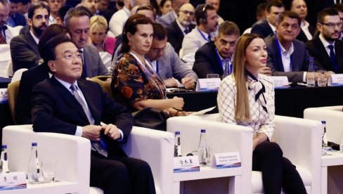 MESAROVIĆ: Srpsko-kineski forum je nova stranica saradnje i čeličnog prijateljstva dve države MESAROVIĆ: Srpsko-kineski forum je nova stranica saradnje i čeličnog prijateljstva dve države