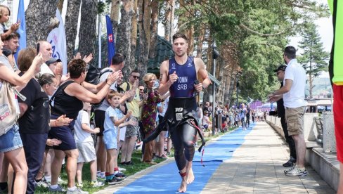 TRIATLONCI OSVAJAJU ZLATIBOR: Prvenstvo Srbije u sprint distanci na Kraljevom jezeru TRIATLONCI OSVAJAJU ZLATIBOR: Prvenstvo Srbije u sprint distanci na Kraljevom jezeru