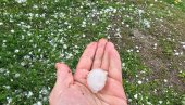 ČISTILI GA BAGERIMA: Snažno nevreme u Austriji, grad prekrio ulice (VIDEO/FOTO)