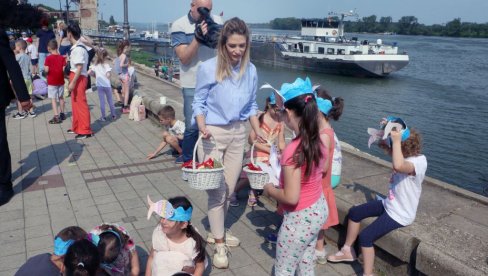 УРЕЂЕЊЕ ОБАЛЕ У СМЕДЕРЕВУ: Чишћењем обале обележен „Дан Дунава“ (ФОТО) УРЕЂЕЊЕ ОБАЛЕ У СМЕДЕРЕВУ: Чишћењем обале обележен „Дан Дунава“ (ФОТО)