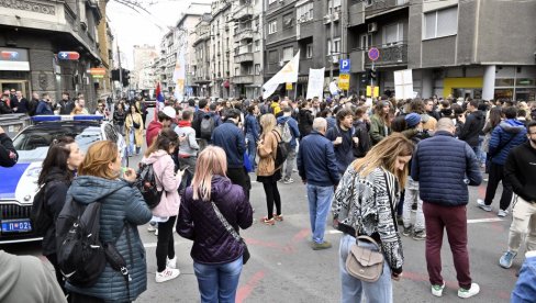 БИВШИ ФУНКЦИОНЕР ДС О СТУДЕНТИМА БЛОКАДЕРИМА: Неко подржава ову стоку? Губитници који хоће да направе још мало штете