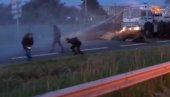 VIDEO: Vodeni top na štrajkače u Francuskoj