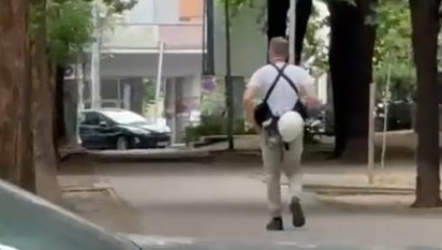 СПРЕМАЈУ СЕ ЗА НАПАД НА ПОЛИЦИЈУ: Блокадери под пуном ратном опремом ходају кроз Београд