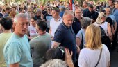 БЛОКАДЕРИ КРЕЋУ У УНИШТАВАЊЕ СРБИЈЕ: Почео протест за који су блокадери рекли да ће бити насилан БЛОКАДЕРИ КРЕЋУ У УНИШТАВАЊЕ СРБИЈЕ: Почео протест за који су блокадери рекли да ће бити насилан