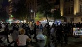 BLOKADERI BACILI TOPOVSKI UDAR KOD GLAVNE POŠTE: Haos na protestu BLOKADERI BACILI TOPOVSKI UDAR KOD GLAVNE POŠTE: Haos na protestu