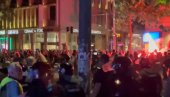 ЈЕЗИВ ВИДЕО: Блокадери насрћу на полицију и испаљују топовске ударе (ВИДЕО)