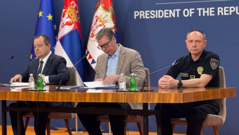 NIKADA NISAM PRIČAO O TOME KROZ ŠTA MOJA DECA PROLAZE Vučić: Neću popustiti pred onima koji hoće da ruše državu