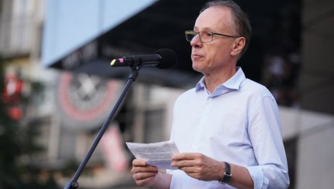 ĐOKIĆ JE UČESTVOVAO U POKUŠAJIMA RUŠENJA DRŽAVE Vučić: Razgovaraću sa ljudima iz stranke i tražiću da podrže Macuta ĐOKIĆ JE UČESTVOVAO U POKUŠAJIMA RUŠENJA DRŽAVE Vučić: Razgovaraću sa ljudima iz stranke i tražiću da podrže Macuta