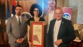 POEZIJA KOJA LEČI: Jeleni Radovanović u Vršcu uručena prestižna nagrada „Vasko Popa“
