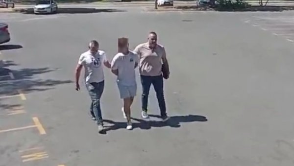 УХАПШЕНО ЈОШ ШЕСТ БЛОКАДЕРА ТЕРОРИСТА: Сакрити се неће, акција још траје УХАПШЕНО ЈОШ ШЕСТ БЛОКАДЕРА ТЕРОРИСТА: Сакрити се неће, акција још траје