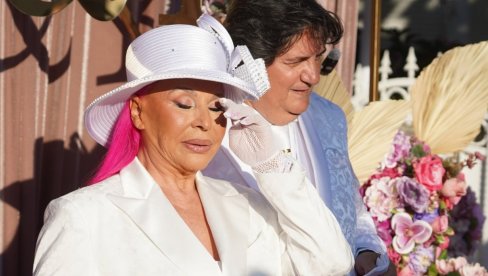 DAME SE BORILE, A IPAK JE ON POBEDIO: Kod koga je završio bidermajer Zorice Brunclik? DAME SE BORILE, A IPAK JE ON POBEDIO: Kod koga je završio bidermajer Zorice Brunclik?