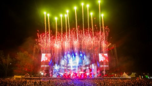 VEČE SA PAMĆENJE - SHOW KAKAV OVAJ DEO EVROPE DO SADA NIJE VIDEO: Belgrade Music Week 25 - drugi dan VEČE SA PAMĆENJE - SHOW KAKAV OVAJ DEO EVROPE DO SADA NIJE VIDEO: Belgrade Music Week 25 - drugi dan